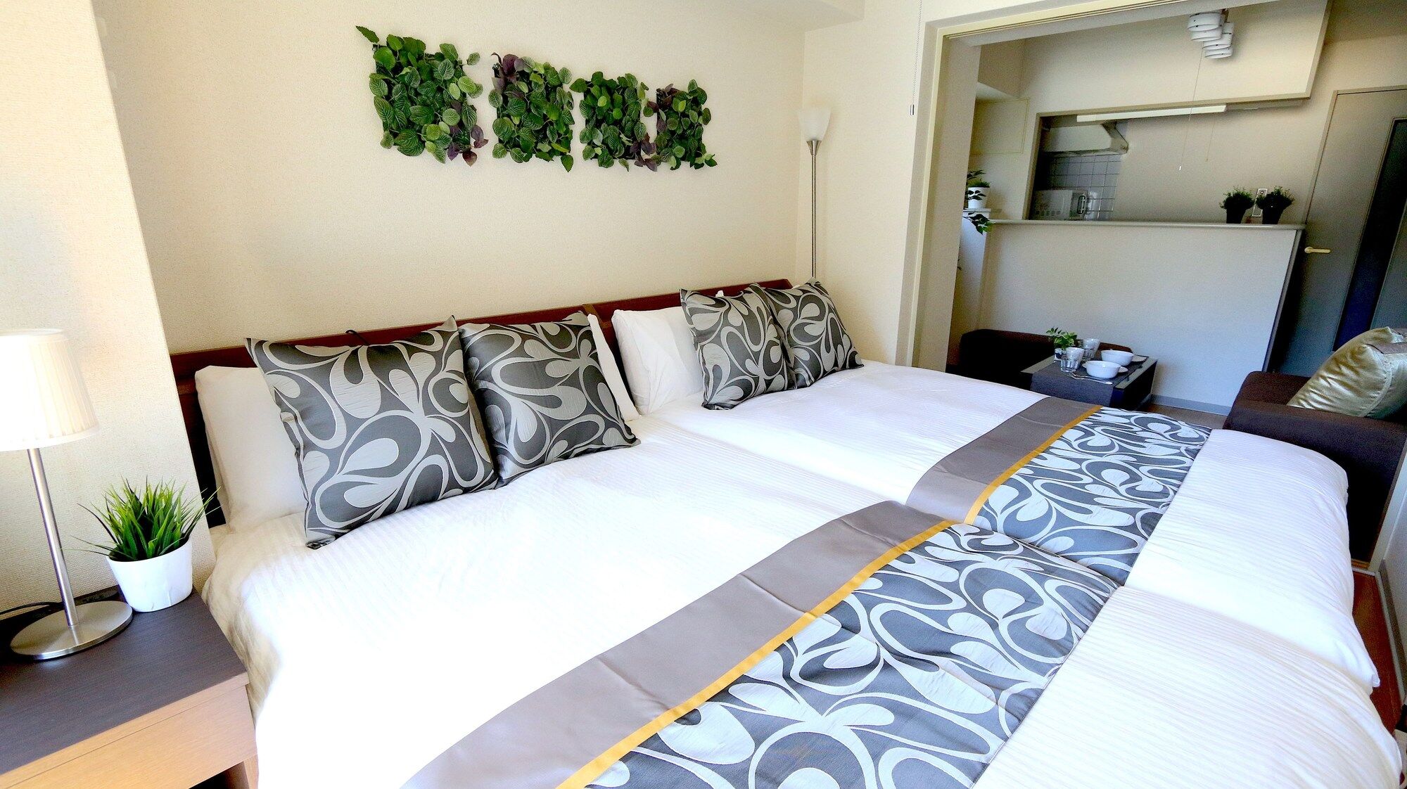 Elizabeth Garden II Aparthotel Осака Екстериор снимка